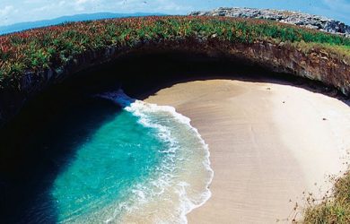 Fall in love with the Marietas Islands, the "hidden" beach of Nayarit